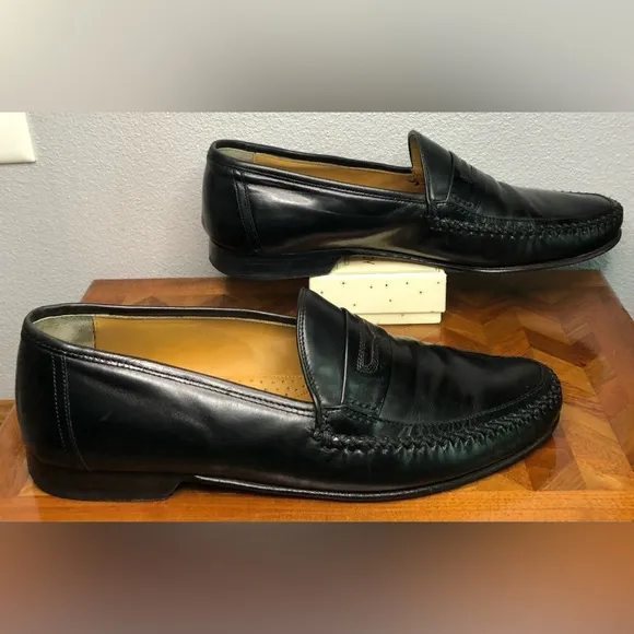 Johnston &amp; Murphy men’s size 9 pannell penny loafers black leather