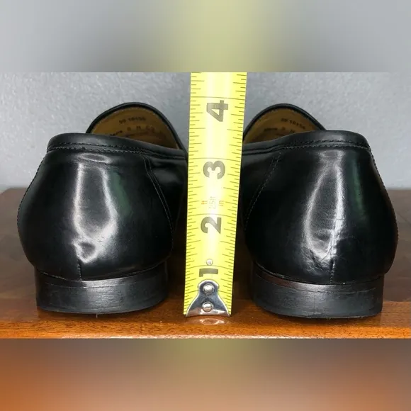 Johnston &amp; Murphy men’s size 9 pannell penny loafers black leather