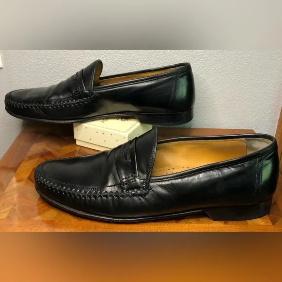 Johnston &amp; Murphy men’s size 9 pannell penny loafers black leather