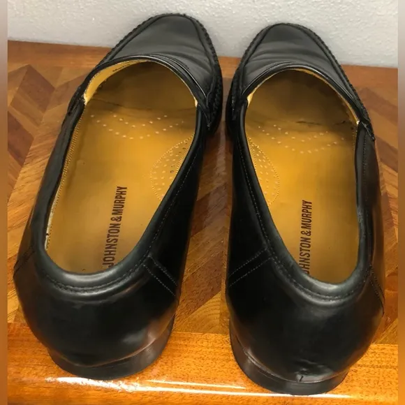 Johnston &amp; Murphy men’s size 9 pannell penny loafers black leather