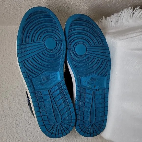 Jordan 1 Retro Blue Polka-dot Sneakers