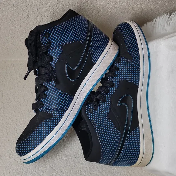 Jordan 1 Retro Blue Polka-dot Sneakers