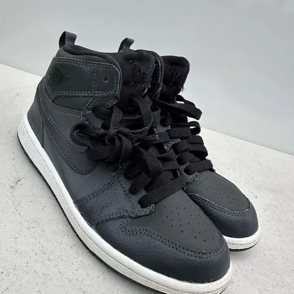 Jordan 1 Retro High Girls 1,5Y Blue Leather Shoes Nike Athletic Sneakers