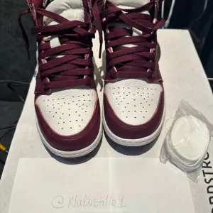 Jordan 1 Retro High OG Bordeaux (GS)