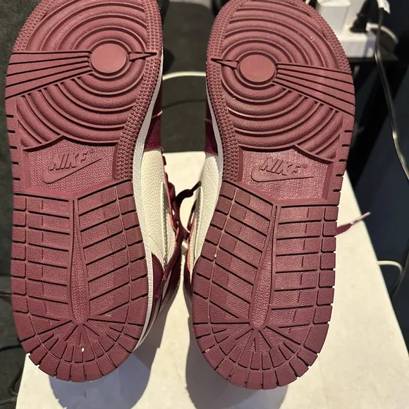 Jordan 1 Retro High OG Bordeaux (GS)