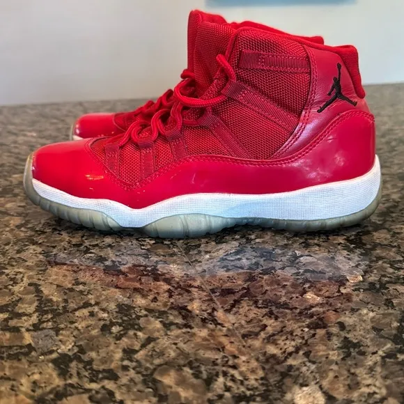 Jordan 11 retro big Kids Red Sneakers GUC 5.5Y