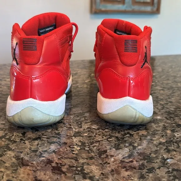Jordan 11 retro big Kids Red Sneakers GUC 5.5Y