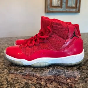 Jordan 11 retro big Kids Red Sneakers GUC 5.5Y