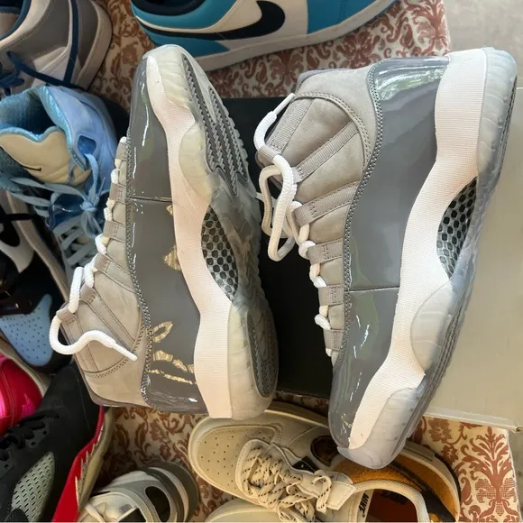 Jordan 11 Retro Cool Gray Nike fits ladies size 8.5 good condition