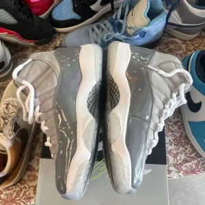 Jordan 11 Retro Cool Gray Nike fits ladies size 8.5 good condition