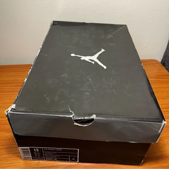 Jordan 11 Retro Silver Anniversary