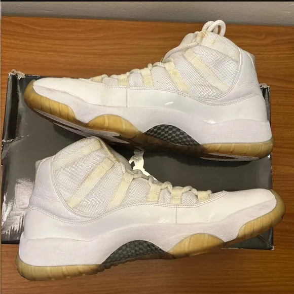 Jordan 11 Retro Silver Anniversary