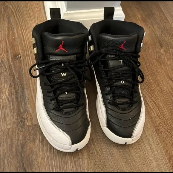 Jordan 12  retro  black white sneakers size 6.5