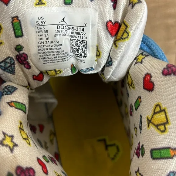 Jordan 12 Retro Emoji DQ4365-114
