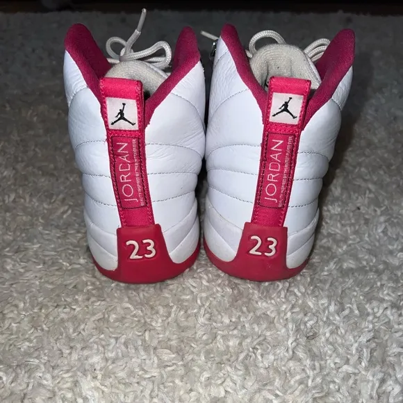 Jordan 12 Retro Pink Dynamic size 7 youth