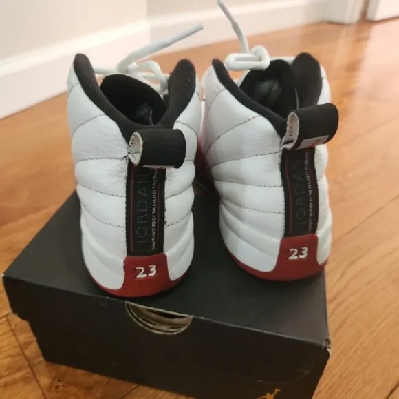 Jordan 12 Retro Sneakers