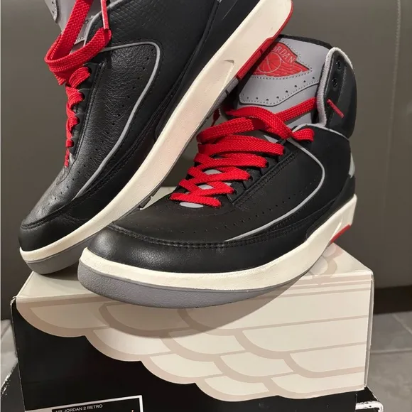 Jordan 2 Retro Sneakers(used)