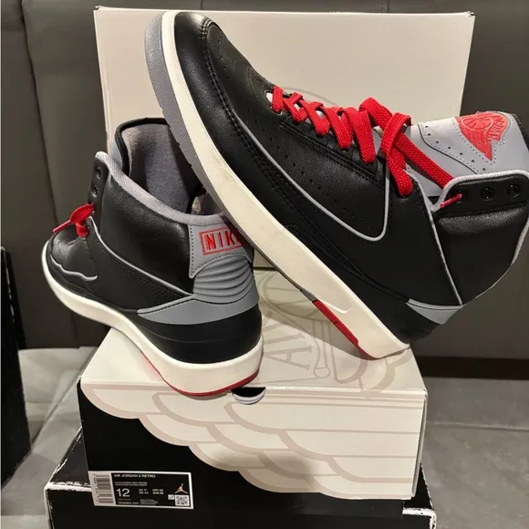 Jordan 2 Retro Sneakers(used)