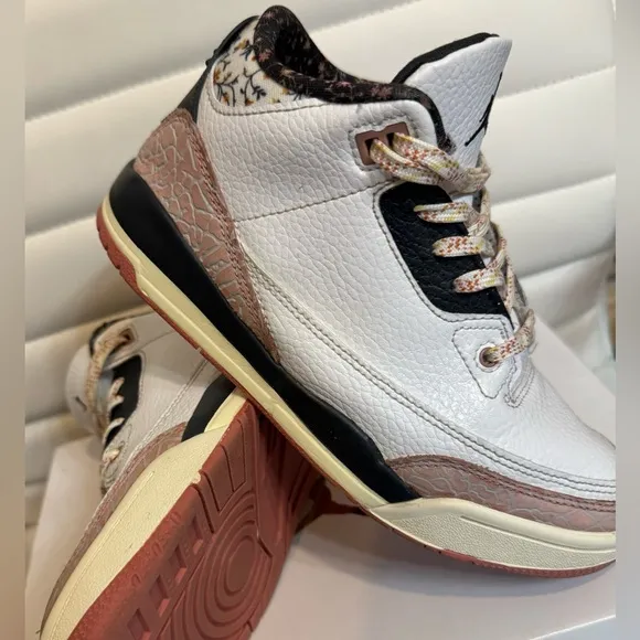 Jordan 3 Retro &quot;Vintage Floral&quot; PS Girl - Sz: 3Y - White/Anthracite/Red Stardust