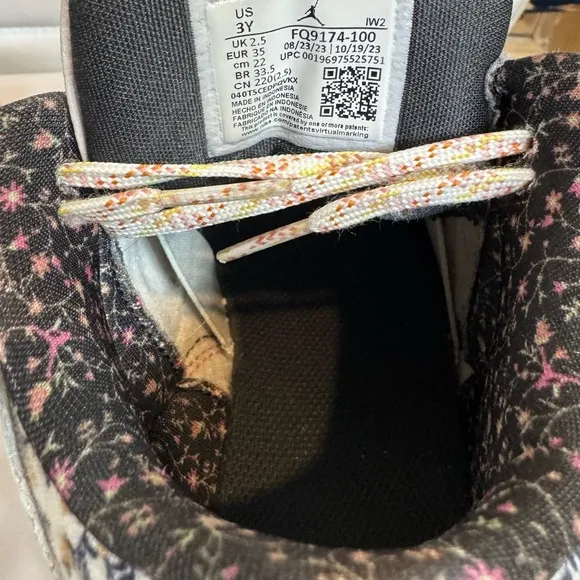 Jordan 3 Retro &quot;Vintage Floral&quot; PS Girl - Sz: 3Y - White/Anthracite/Red Stardust