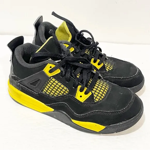 Jordan 4 Retro 2022 Pre School Size 1.5 Mid Thunder Sneakers