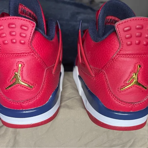 Jordan 4 retro fiba Air color red