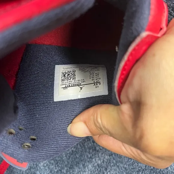Jordan 4 retro fiba Air color red