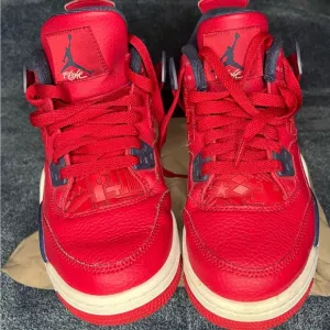 Jordan 4 retro fiba Air color red