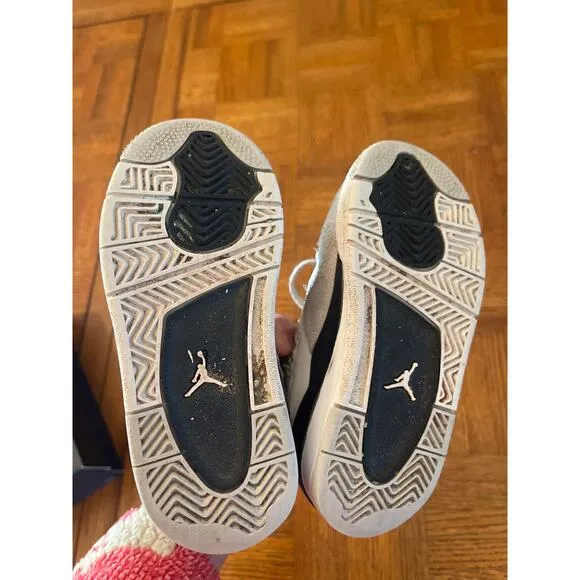 Jordan 4 retro sneaker size 9