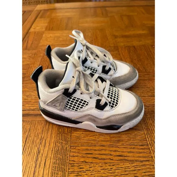 Jordan 4 retro sneaker size 9