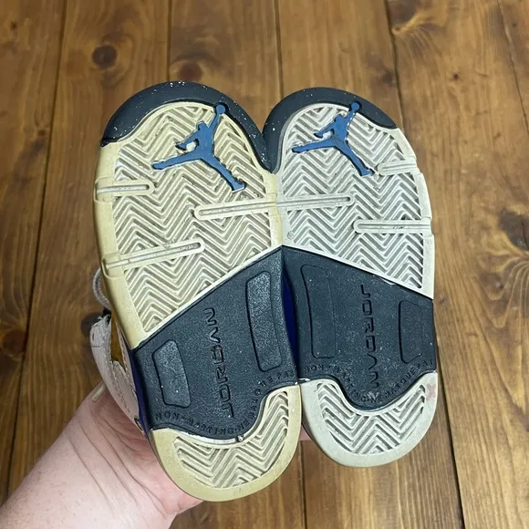 Jordan 5 Retro Laney sneakers toddler size 6C
