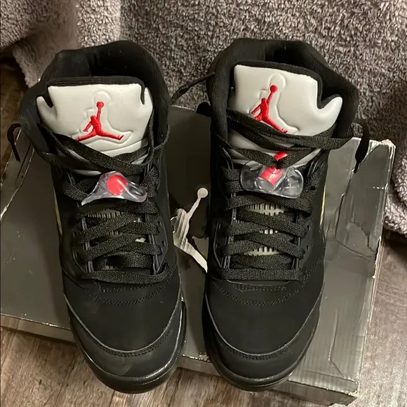 Jordan 5 retro (size 7)