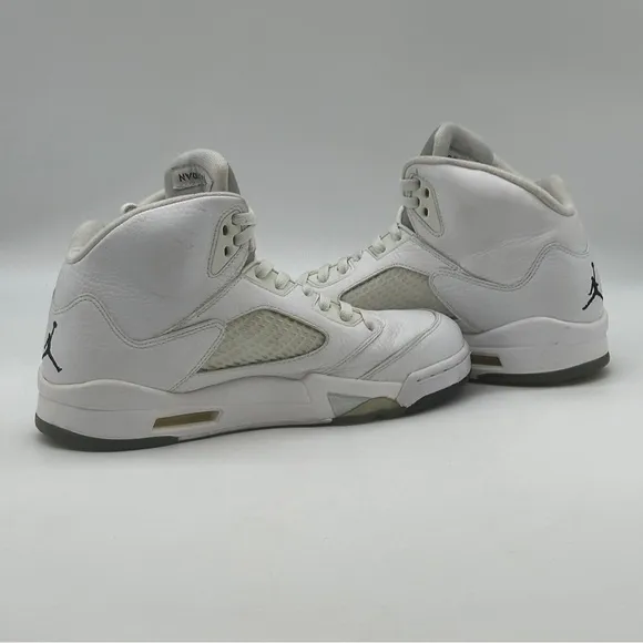 Jordan 5 Retro Sneakers. Size 10