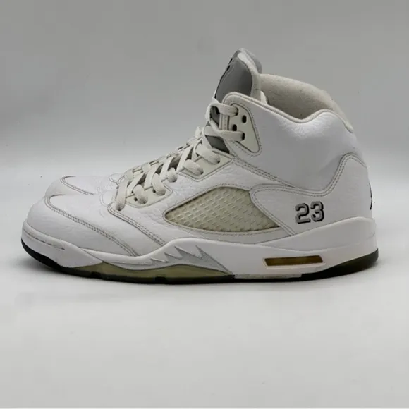 Jordan 5 Retro Sneakers. Size 10