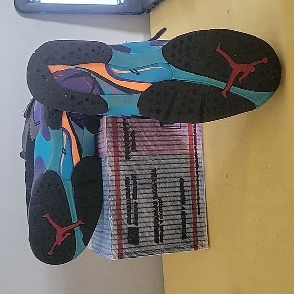 Jordan 8 Retro Aquas Youth 7 / 8 in womens