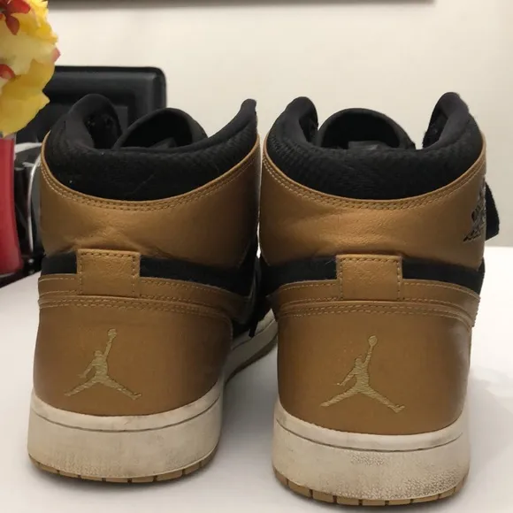 JORDAN AIR 1 RETRO HIGH MELO BASKETBALL SNEAKERS MENS SIZE 11.5