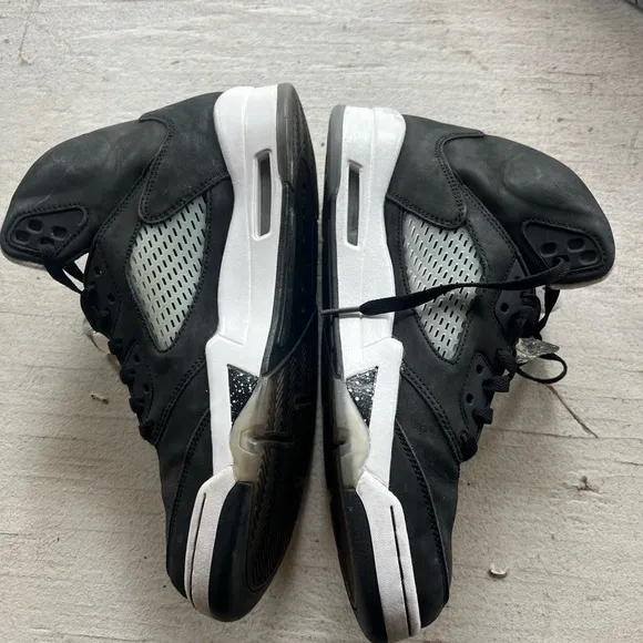 Jordan Black and White High-Top Sneakers Retro 5 Oreo