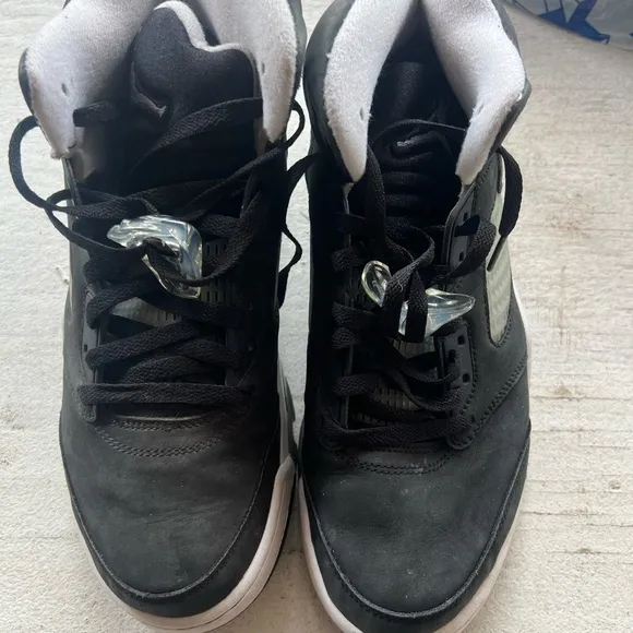 Jordan Black and White High-Top Sneakers Retro 5 Oreo
