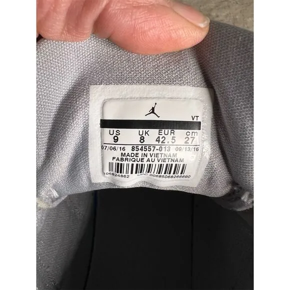 Jordan J23 Men's Sneakers Size 9 Gray Low Top Casual Athletic Shoes