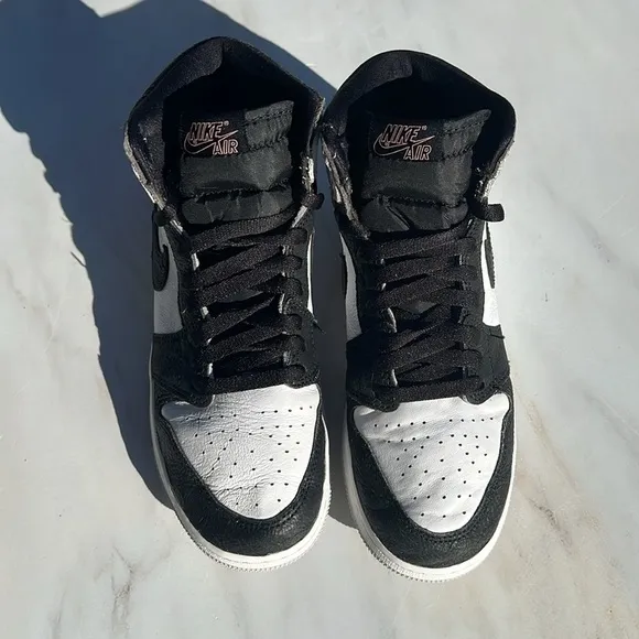 Jordan Kids- Jordan 1 Retro High OG &quot;Stage Haze&quot; sneakers!