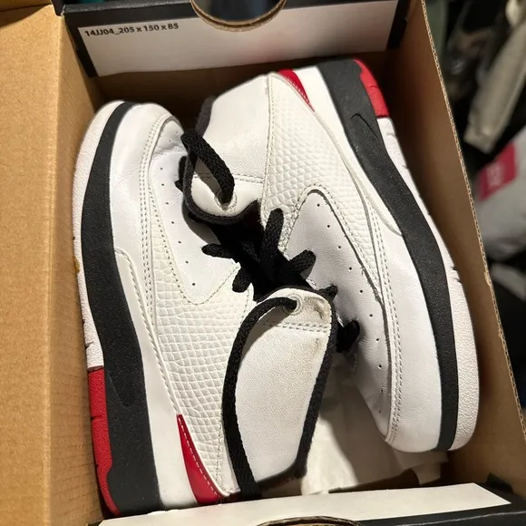 Jordan Kids White and Black Retro 2