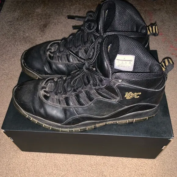 Jordan Retro 10s NYC. Size 11, comes with original box