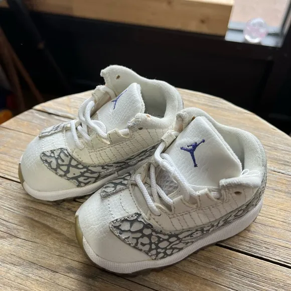 Jordan Retro 11 Low IE BT 'Cobalt' 2015 4C