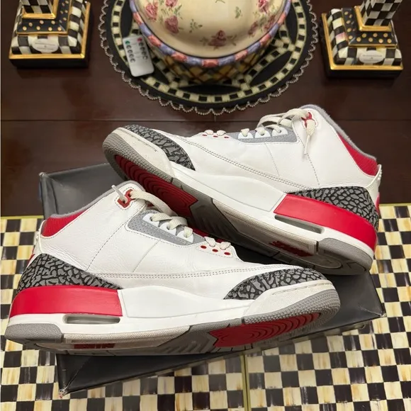 Jordan Retro 4 “ Fire Red” Size 10 OG Box