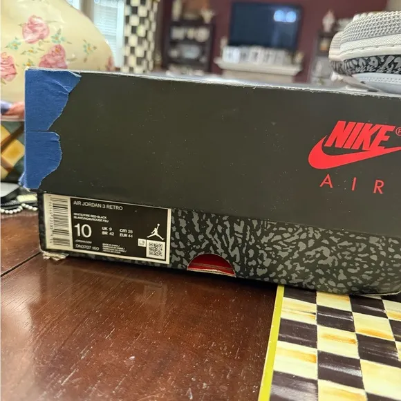 Jordan Retro 4 “ Fire Red” Size 10 OG Box