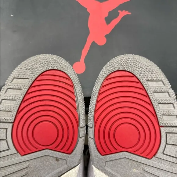 Jordan Retro 4 “ Fire Red” Size 10 OG Box