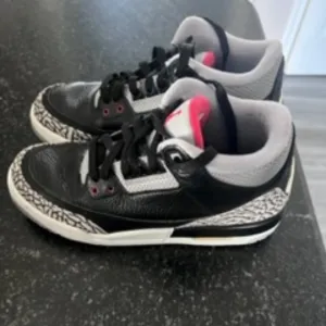Jordan Retro 5 Cement Sneakers