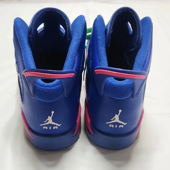 Jordan Retro 6 Sneakers