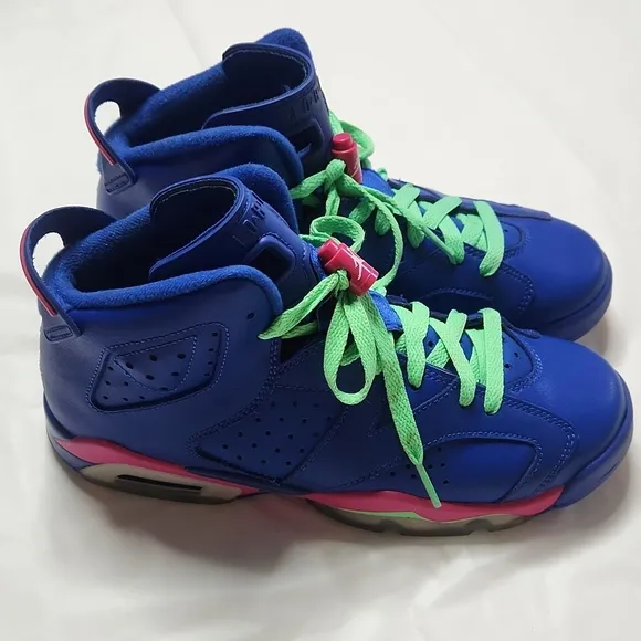 Jordan Retro 6 Sneakers