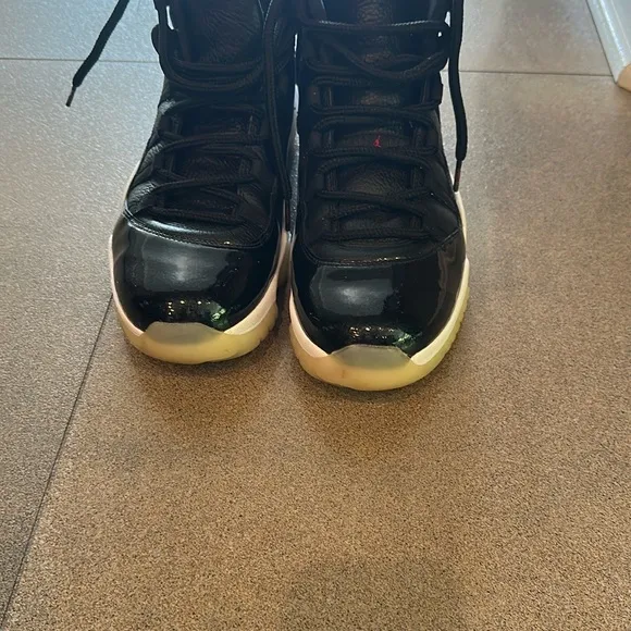 Jordan Retro Black and Red Basketball SneakersWorn once